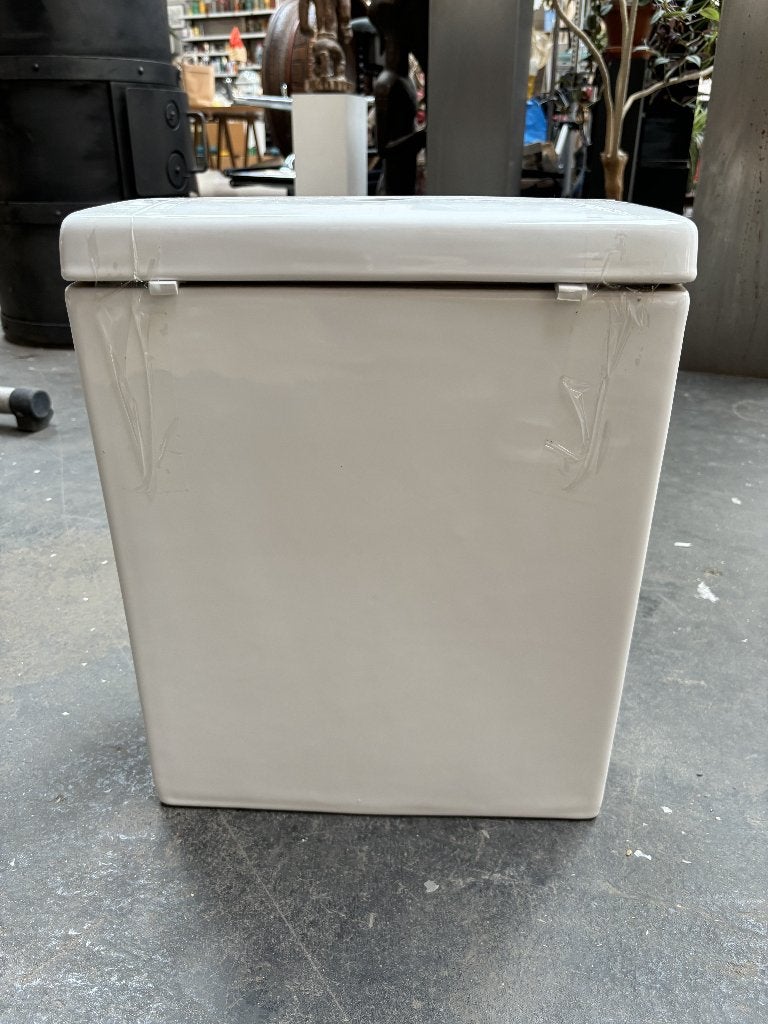 Keramische stortbak nieuw in doos. Wit, Doe-het-zelf en Verbouw, Ophalen of Verzenden, Nieuw, Toilet