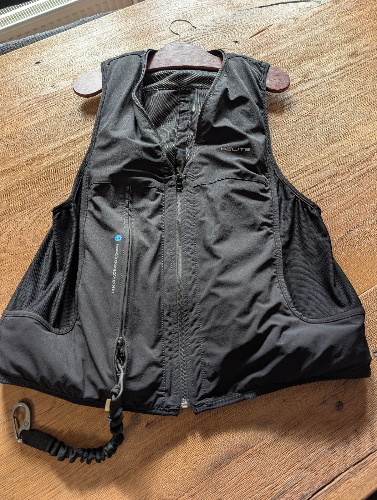 HILITE zipp in *airvest* zgan*, Dieren en Toebehoren, Ritssluiting, Ophalen of Verzenden, Zo goed als nieuw, Zwart