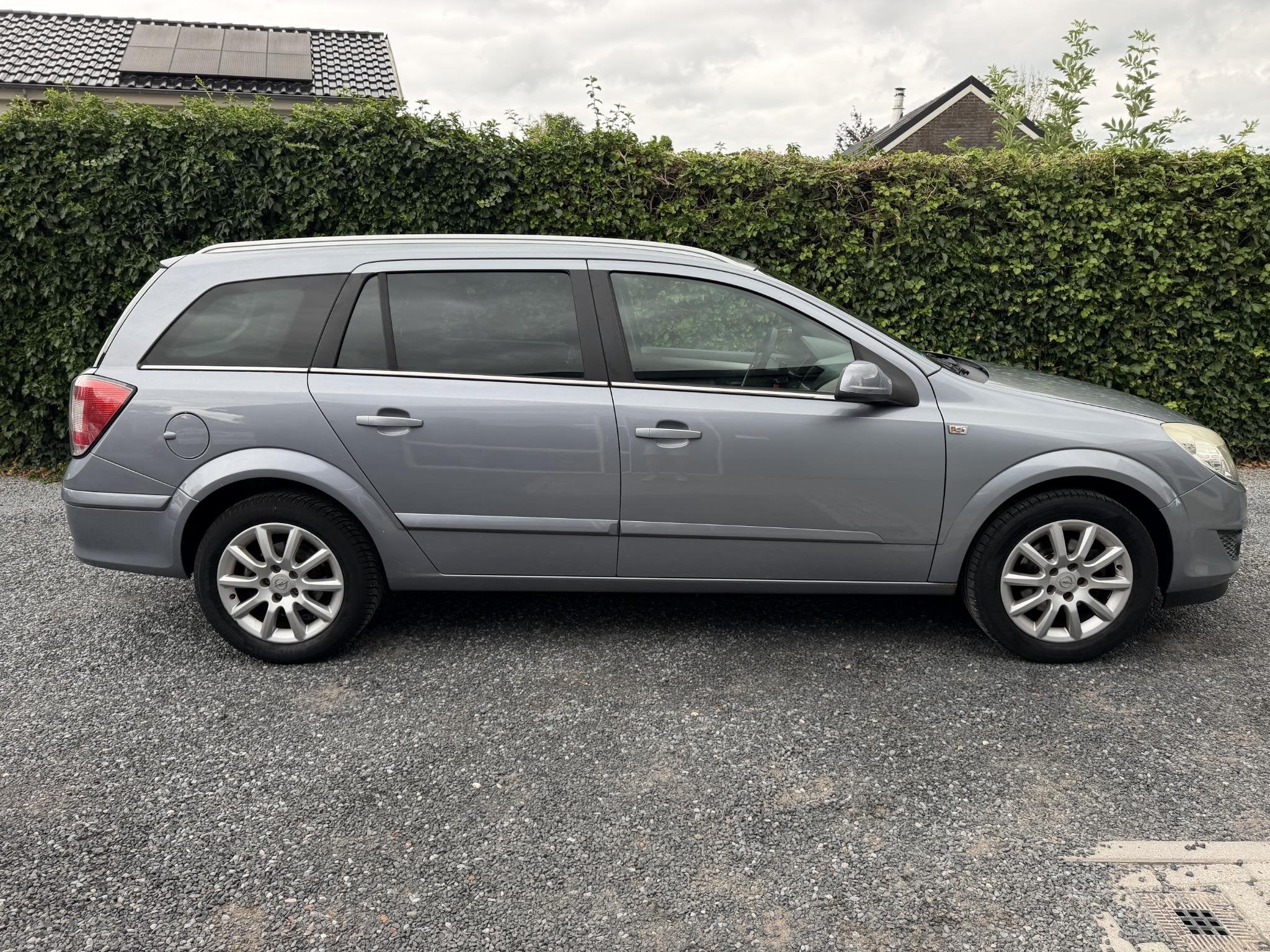 Opel Astra Wagon 1.6 Temptation | Autom. Airco | Cruise Cont, Voorwielaandrijving, 657 kg, Gebruikt, Zwart
