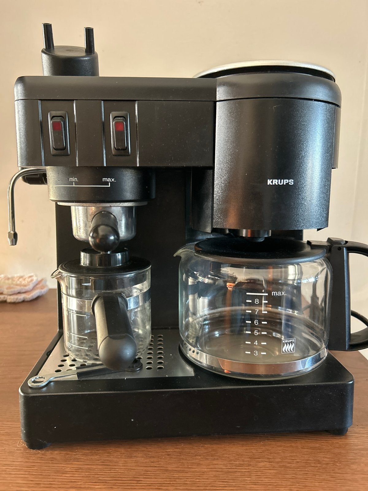 Krups Espresso & Koffiezetapparaat Combi, Stoompijpje, Gebruikt, 10 kopjes of meer, Gemalen koffie