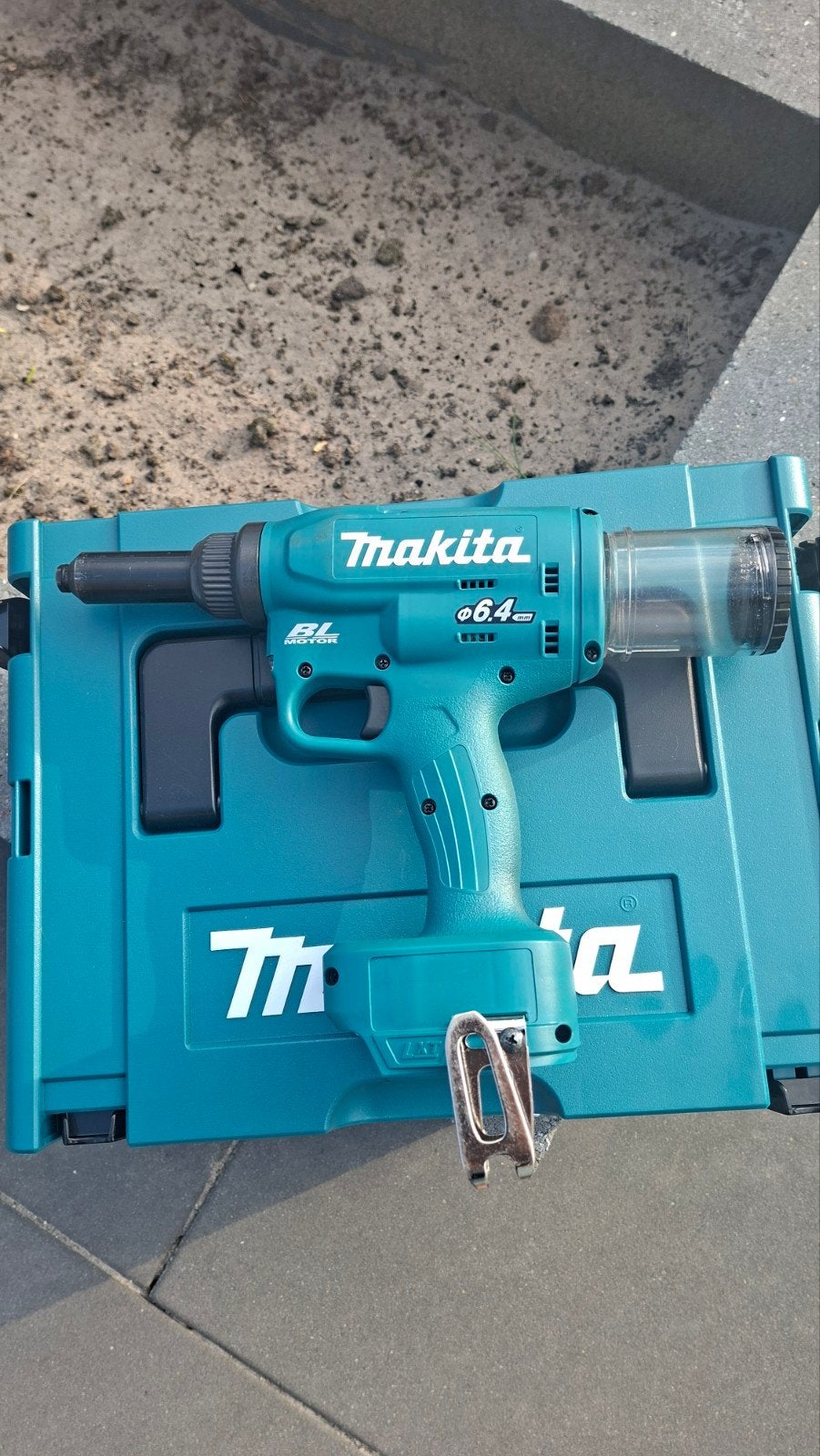 makita  klink/popnageltang btw machine, Variabele snelheid, Overige typen, Ophalen of Verzenden, Zo goed als nieuw