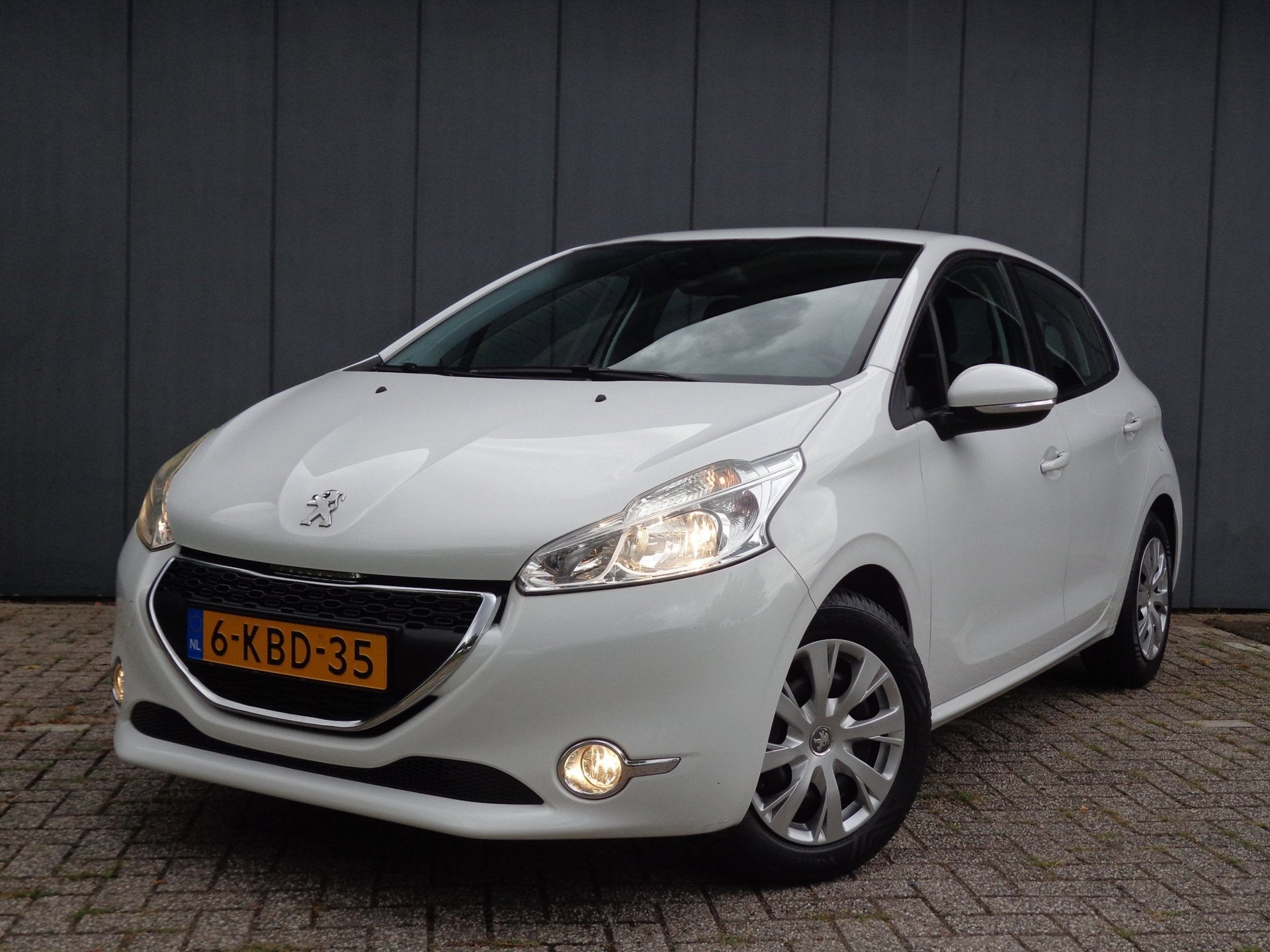 Peugeot 208 1.2 VTi Envy Luxe Uitv,1Eig,Onderhoud, Voorwielaandrijving, Euro 5, Gebruikt, 31 €/maand