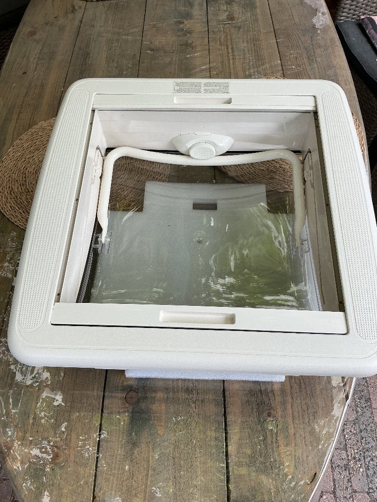 Dakluik 40 x 40 Dometic, Caravans en Kamperen, Caravan accessoires, Ophalen of Verzenden, Gebruikt