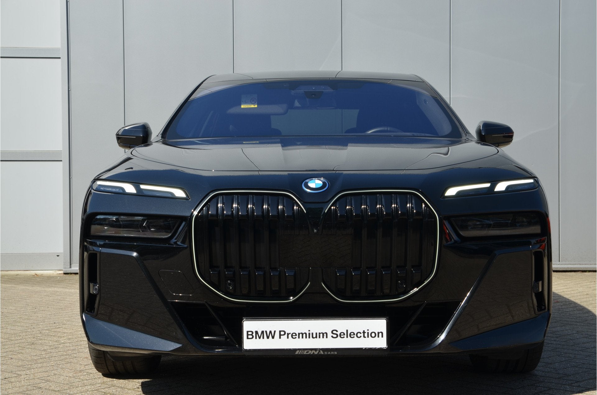 BMW i7 eDrive50 M Sport / Panoramadak Sky Lounge / Connoisse, Auto's, Achterwielaandrijving, Gebruikt, Zwart, Met garantie (alle)