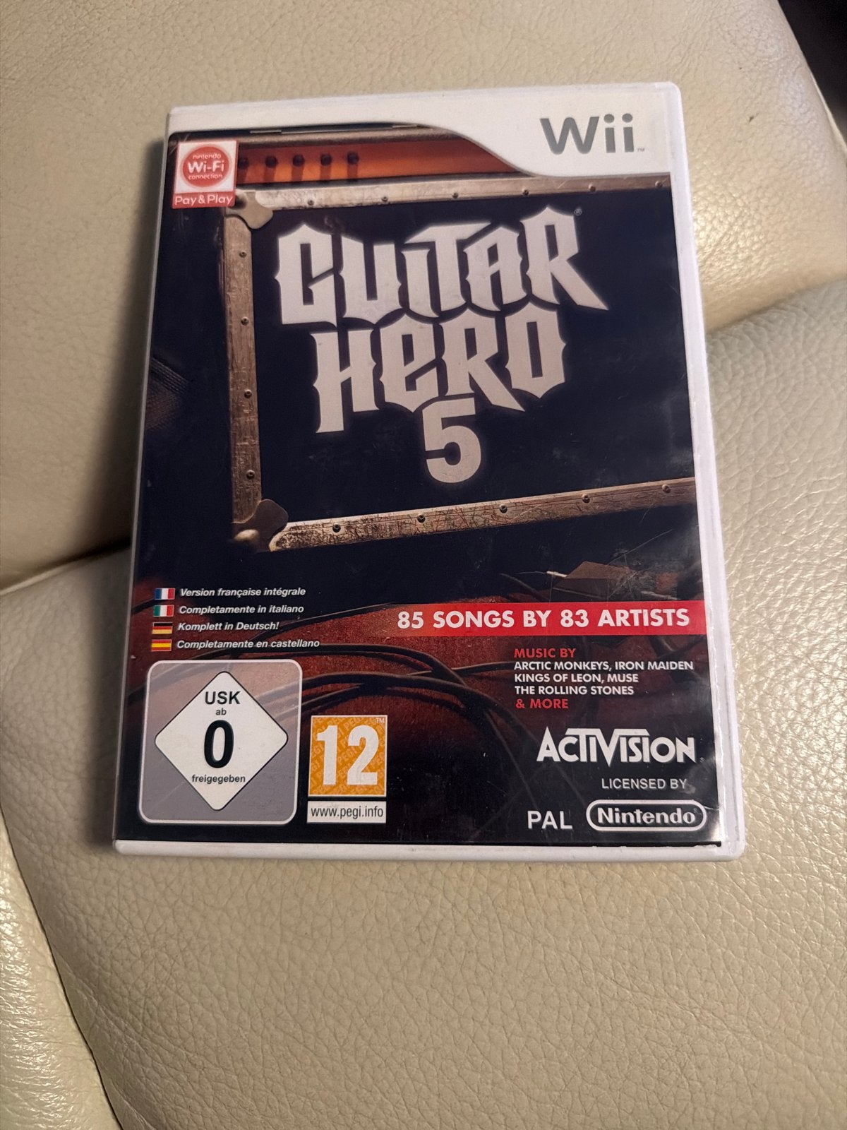 Guitar Hero 5 - Nintendo Wii (PAL), Spelcomputers en Games, Muziek, Eén computer, Ophalen of Verzenden, Zo goed als nieuw
