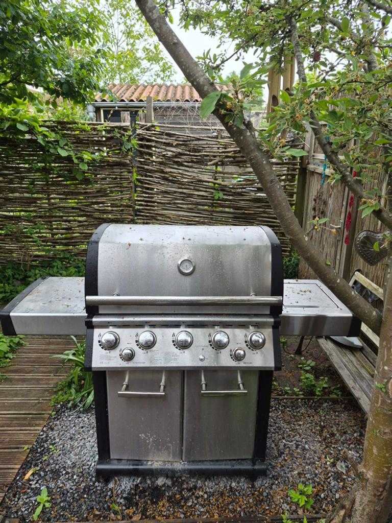 Nette en goeie gas bbq te koop wegens niet leuk!, Ophalen of Verzenden, Gebruikt