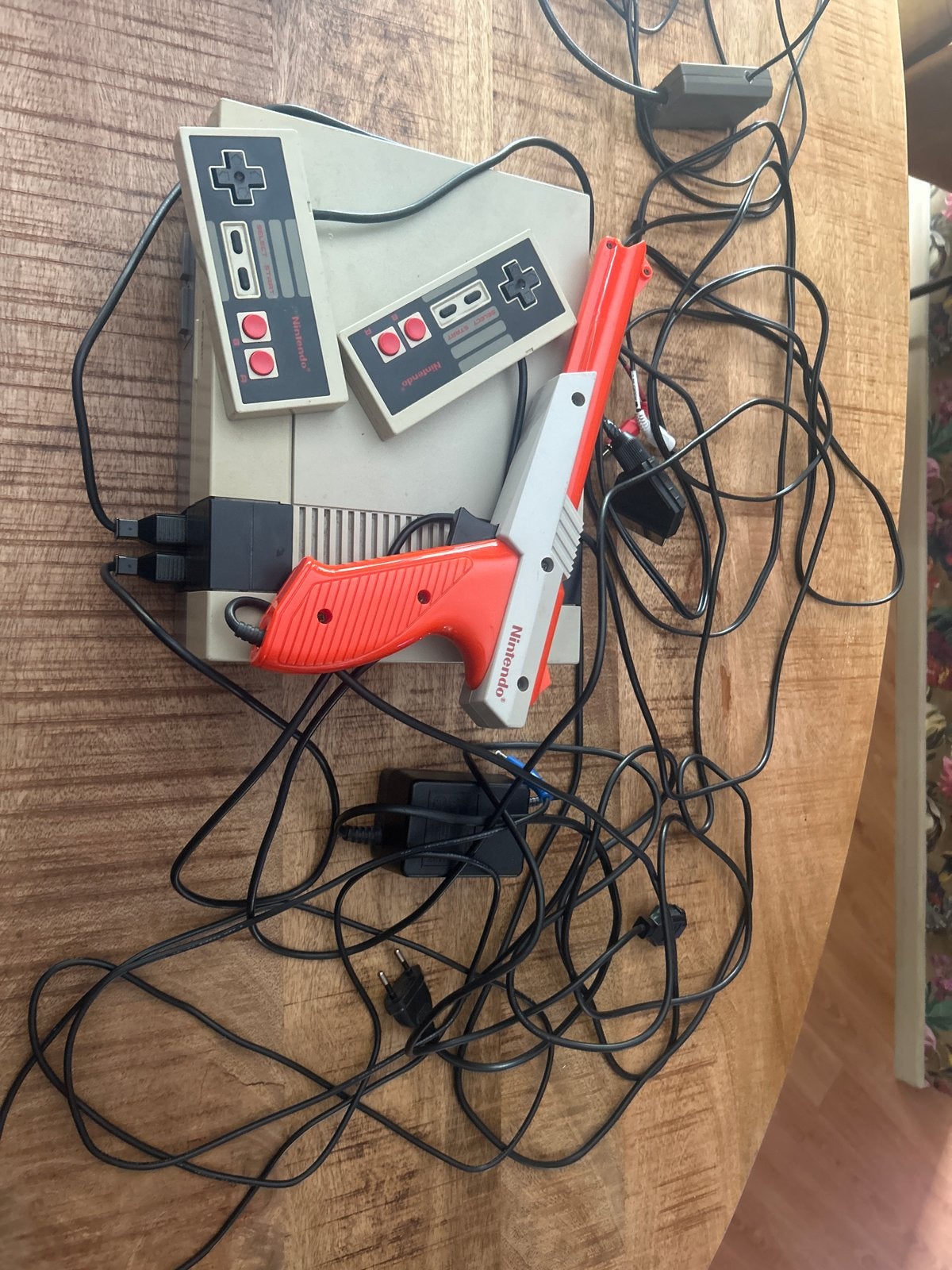 Nintendo NES Classic Console met 2 controllers en Zapper, Spelcomputers en Games, Spelcomputers | Nintendo NES, Ophalen, Gebruikt