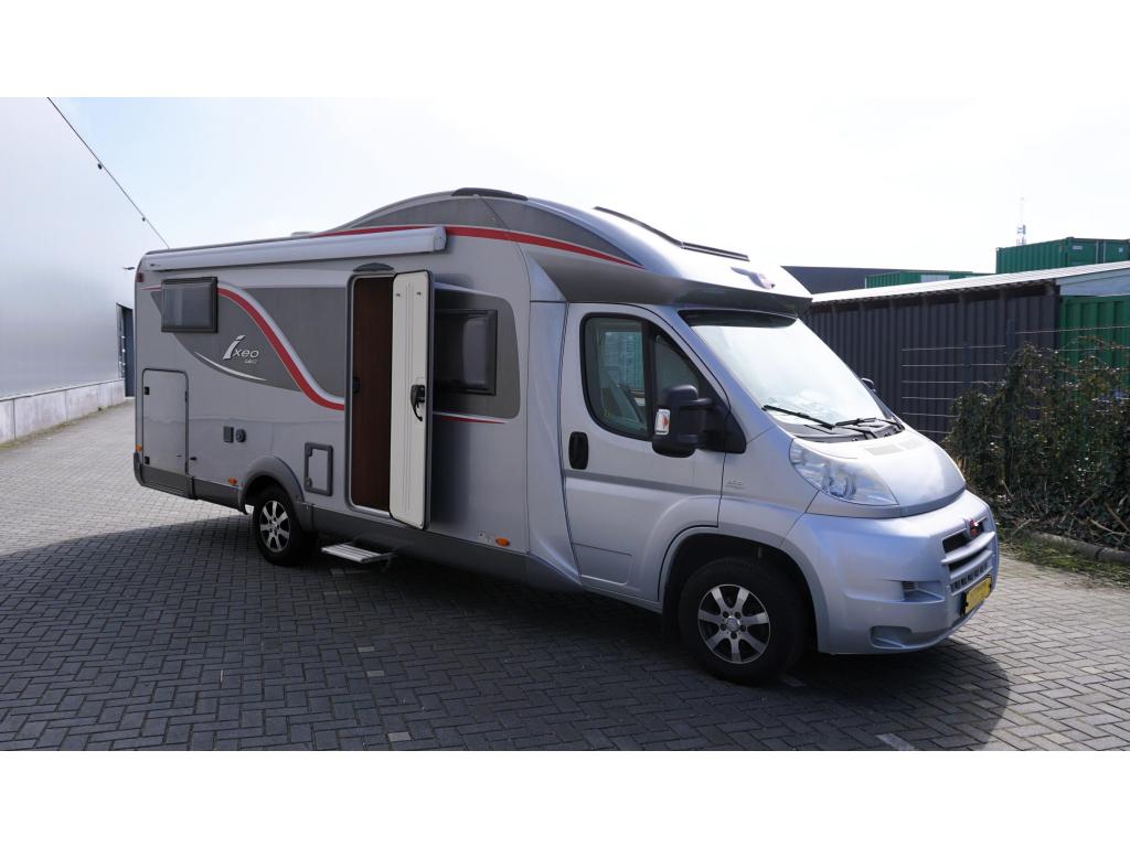 Bürstner Ixeo 726 Lengte bedden en hefbed, Caravans en Kamperen, Airbags, Standaard zit, Ringverwarming, Fiat
