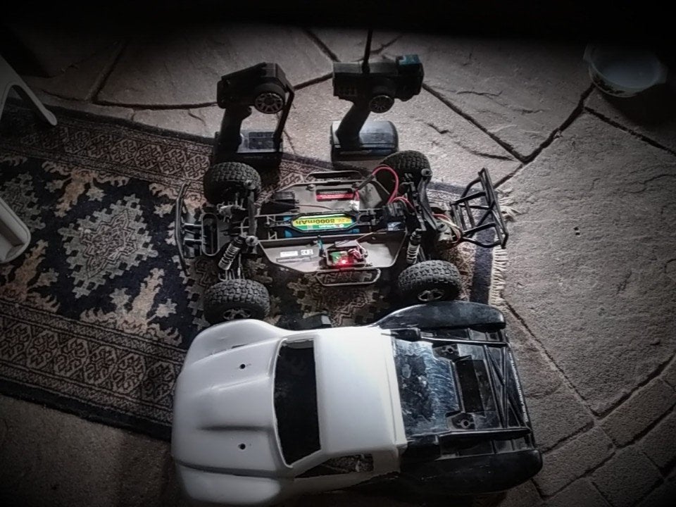 traxxas slash 2wd, Hobby en Vrije tijd, Overige merken, Gebruikt, 1:32 tot 1:50, Ophalen of Verzenden