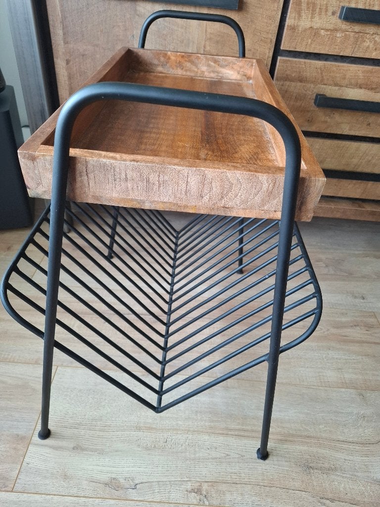 Tafeltje met krantenbak, Huis en Inrichting, Ophalen, Gebruikt, Modern, Lectuurtafel