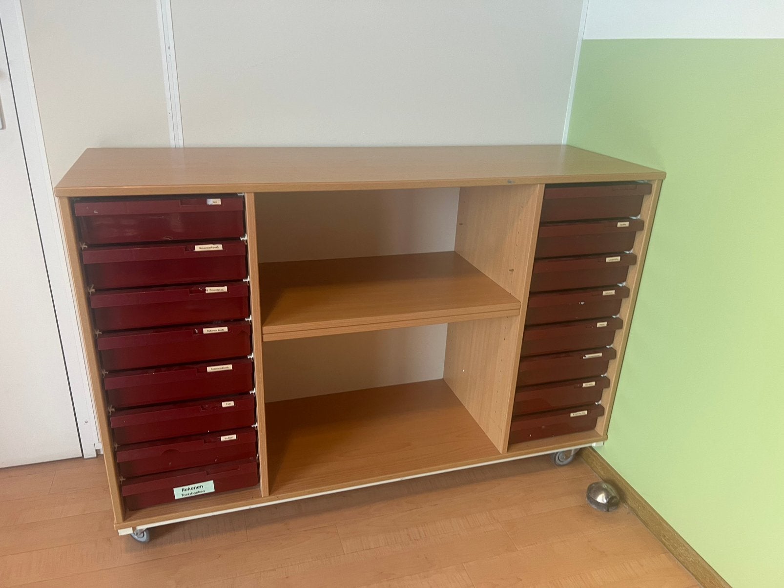 Vintage schoolkast, Ophalen, Zo goed als nieuw