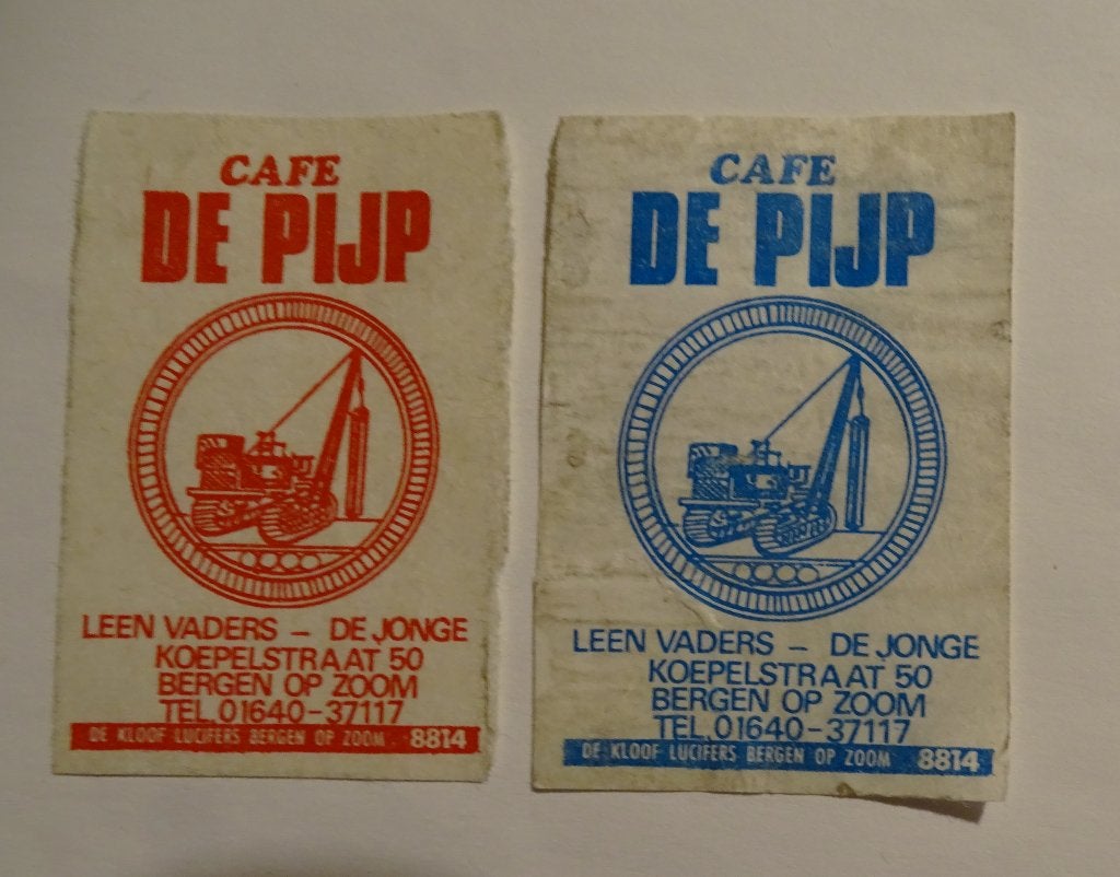 Café   DE PIJP    Koepelstraat    BERGEN OP ZOOM, Verzamelen, Rookartikelen, Aanstekers en Luciferdoosjes, Ophalen of Verzenden