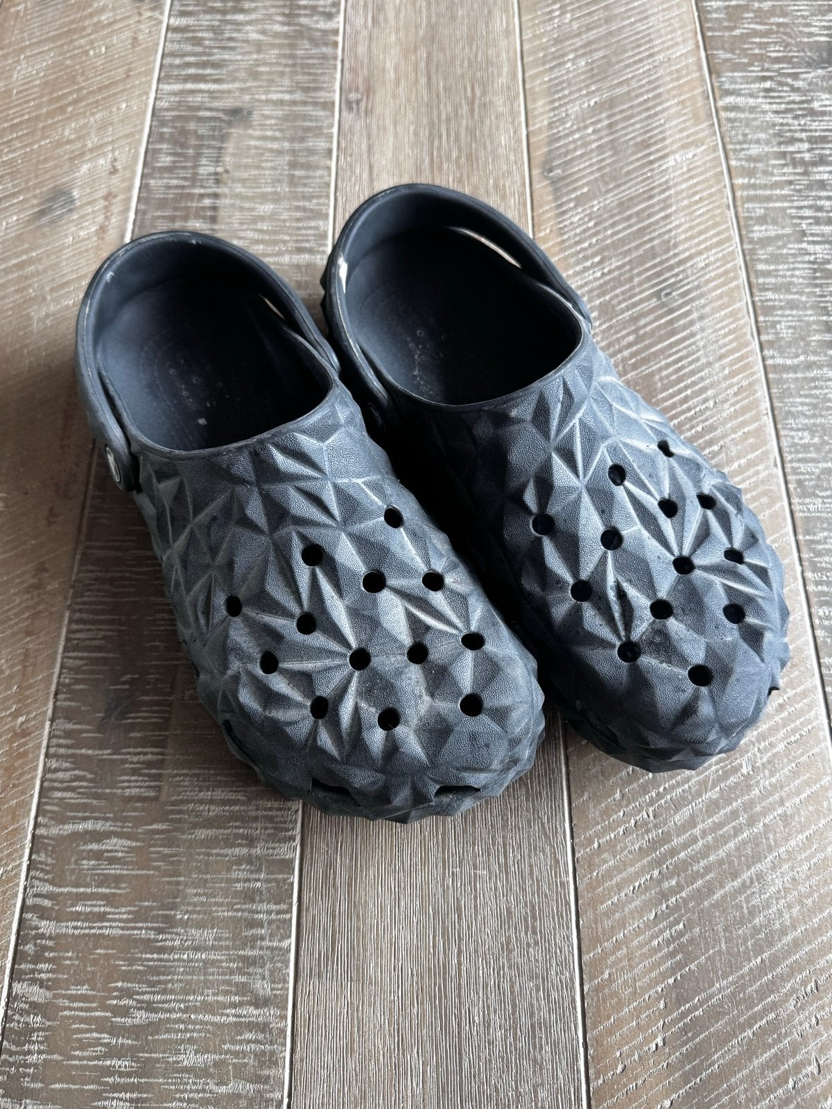 Crocs Geometric Clogs Maat 42 - Comfortabel en Stijlvol, Slippers, Zwart, Ophalen of Verzenden, Gedragen