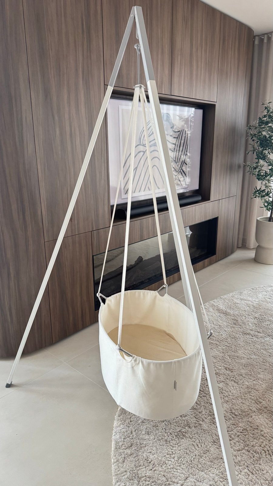 Leander Wieg Wit met Matras en Statief - Zo goed als nieuw, Kinderen en Baby's, Babywiegjes en Ledikanten, Ophalen, Zo goed als nieuw