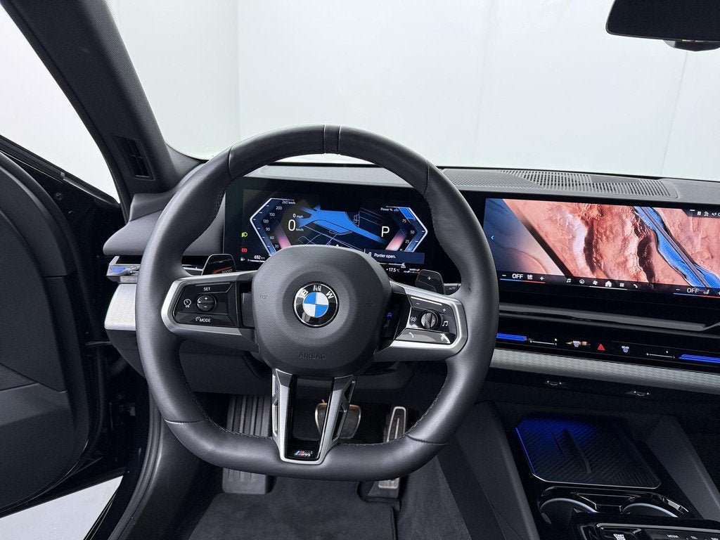 BMW 5-serie Touring 520i | M Sport Pro | Glazen Panoramadak, Auto's, BMW, Automaat, 1998 cc, Achterwielaandrijving, Gebruikt
