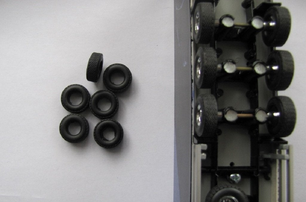 Tekno supersingle bandjes voor oud type Tekno opleggers., Ophalen of Verzenden, Nieuw, Bus of Vrachtwagen, Tekno