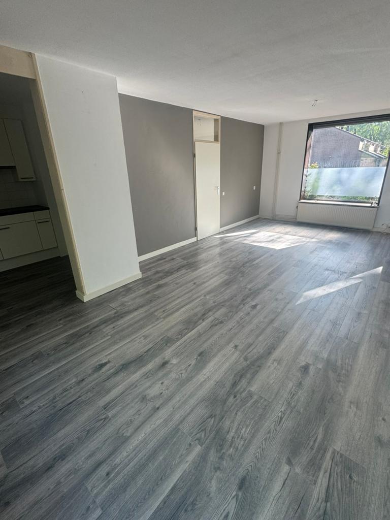 Gratis afhalen laminaat vloer grijs, Ophalen, 50 tot 150 cm, Zo goed als nieuw, 10 m² of meer