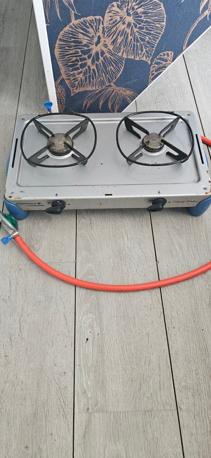 Campingaz Camp Bistro 2-pits gasfornuis met grillplaat, Ophalen of Verzenden, Gebruikt