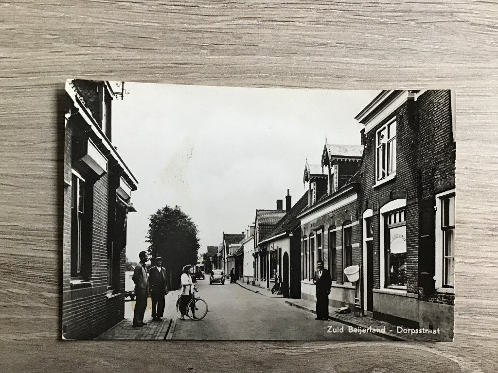 Oude Ansichtkaart Zuid Beijerland - Dorpsstraat 1961, Ophalen of Verzenden, 1960 tot 1980, Gelopen, Zuid-Holland