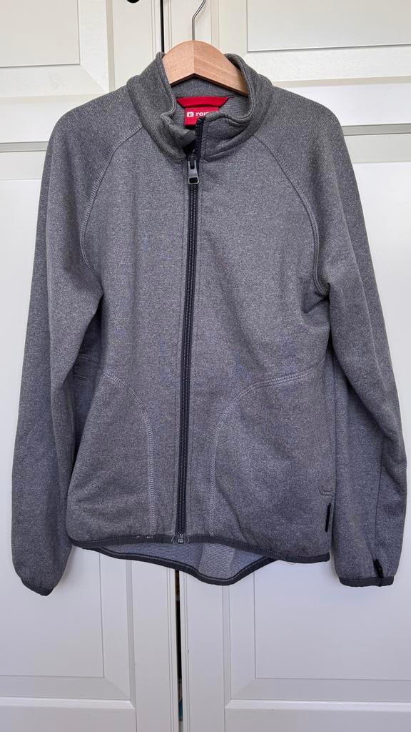 Grijze Reima vest voor jongens maat 134, Ophalen of Verzenden, Zo goed als nieuw, Jongen, Trui of Vest