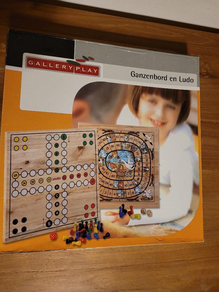 Ganzenbord en Ludo. Houten Bordspel 2-in-1, Drie of vier spelers, Ophalen of Verzenden, Zo goed als nieuw, Gallery Play