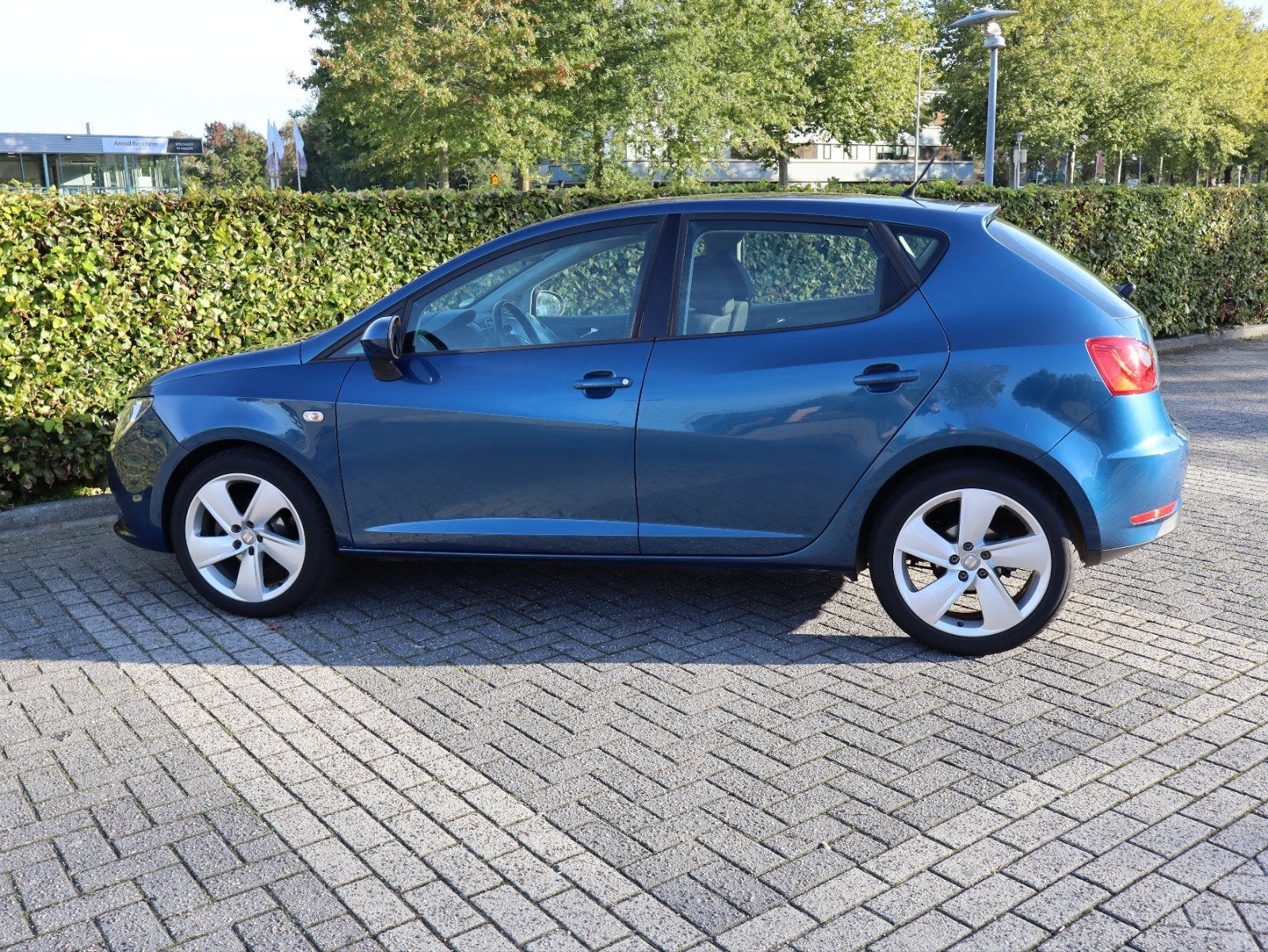Seat Ibiza 1.2 63KW 5DRS 2014 Blauw incl winterwielen set, Auto's, Voorwielaandrijving, Stof, 40 €/maand, Ibiza