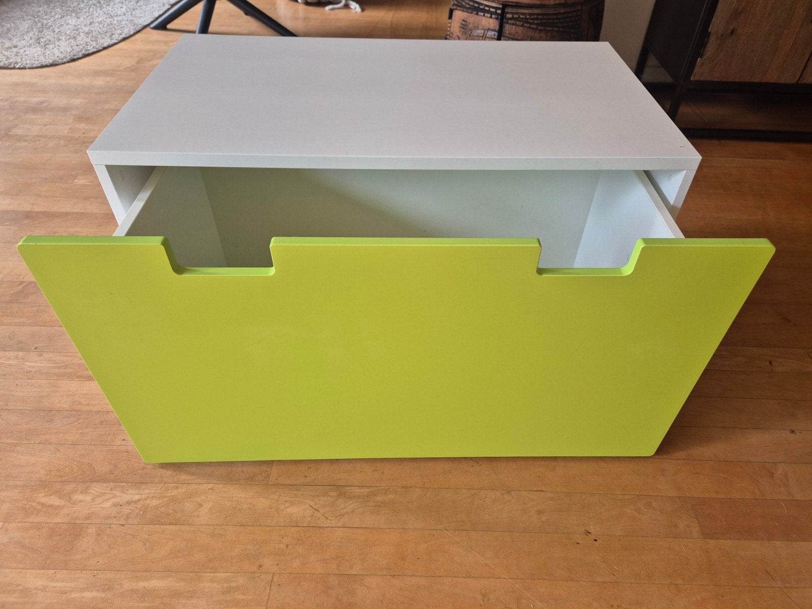 kindertafel met lade - wit en limoengroen, Gebruikt, 50 tot 100 cm, Overige houtsoorten, Modern