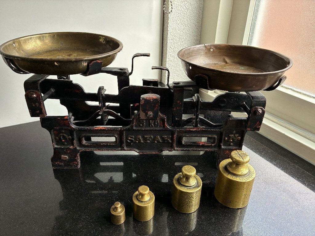 Antieke vintage weegschaal merk Safak, Ophalen