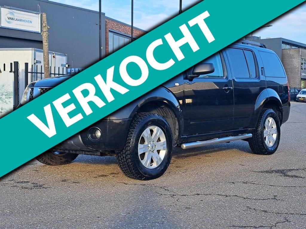 Nissan Pathfinder 2.5 SE Comfort Export, Auto's, Stof, Gebruikt, 4 cilinders, Zwart