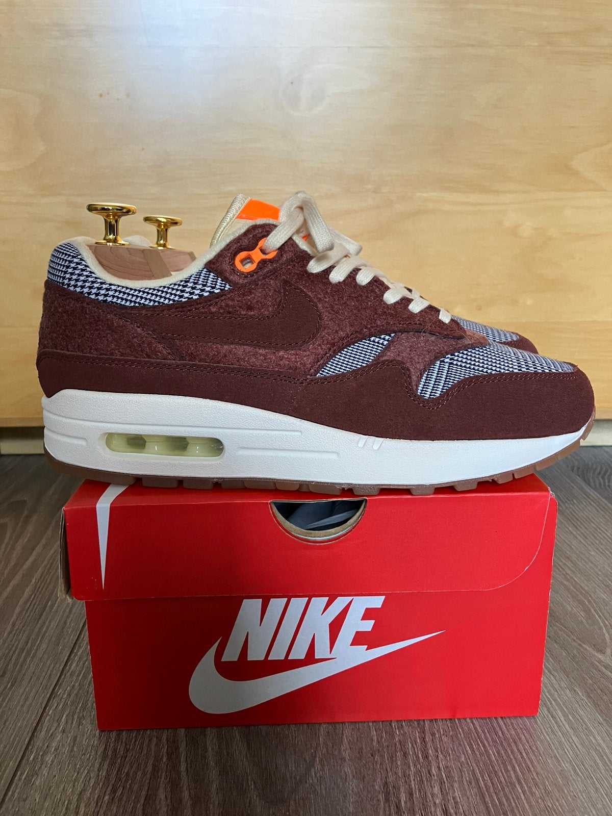 Nike Nike Air Max 1 Houndstooth Bronze Eclipse EU38.5, NIKE., Ophalen of Verzenden, Nieuw, Sneakers of Gympen