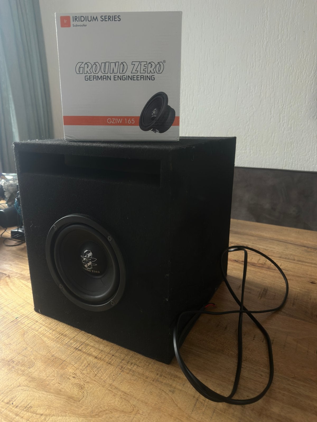 Ground Zero GZIW 165 Subwoofer 6.5 inch 100W RMS met behuizi, Auto diversen, Autospeakers, Ophalen, Zo goed als nieuw