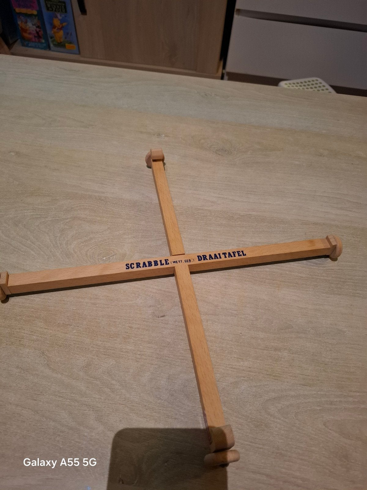 Scrabble Draaitafel - Houten Onderstel, Hobby en Vrije tijd, Gezelschapsspellen | Bordspellen, Gebruikt, Ophalen of Verzenden