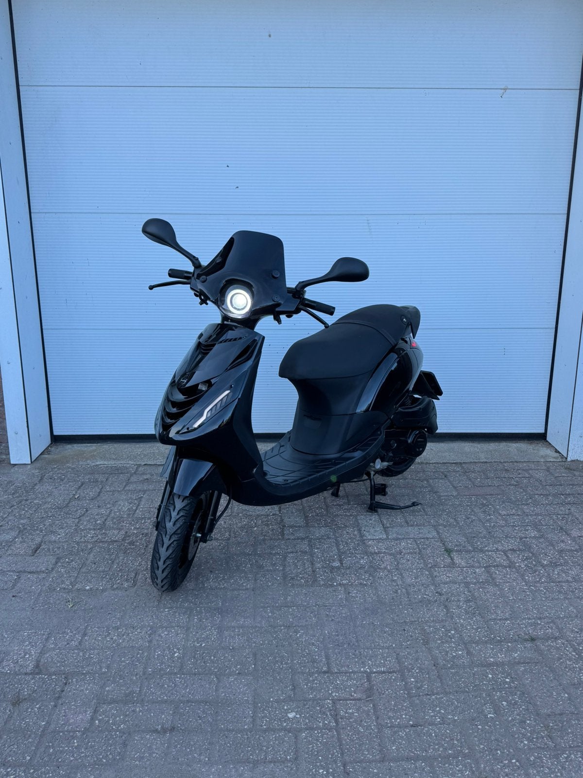 Piaggio Zip 45km/h | Glans Zwart | 2019 | Full Option, Maximaal 45 km/u, Zo goed als nieuw, 49 cc, Ophalen of Verzenden