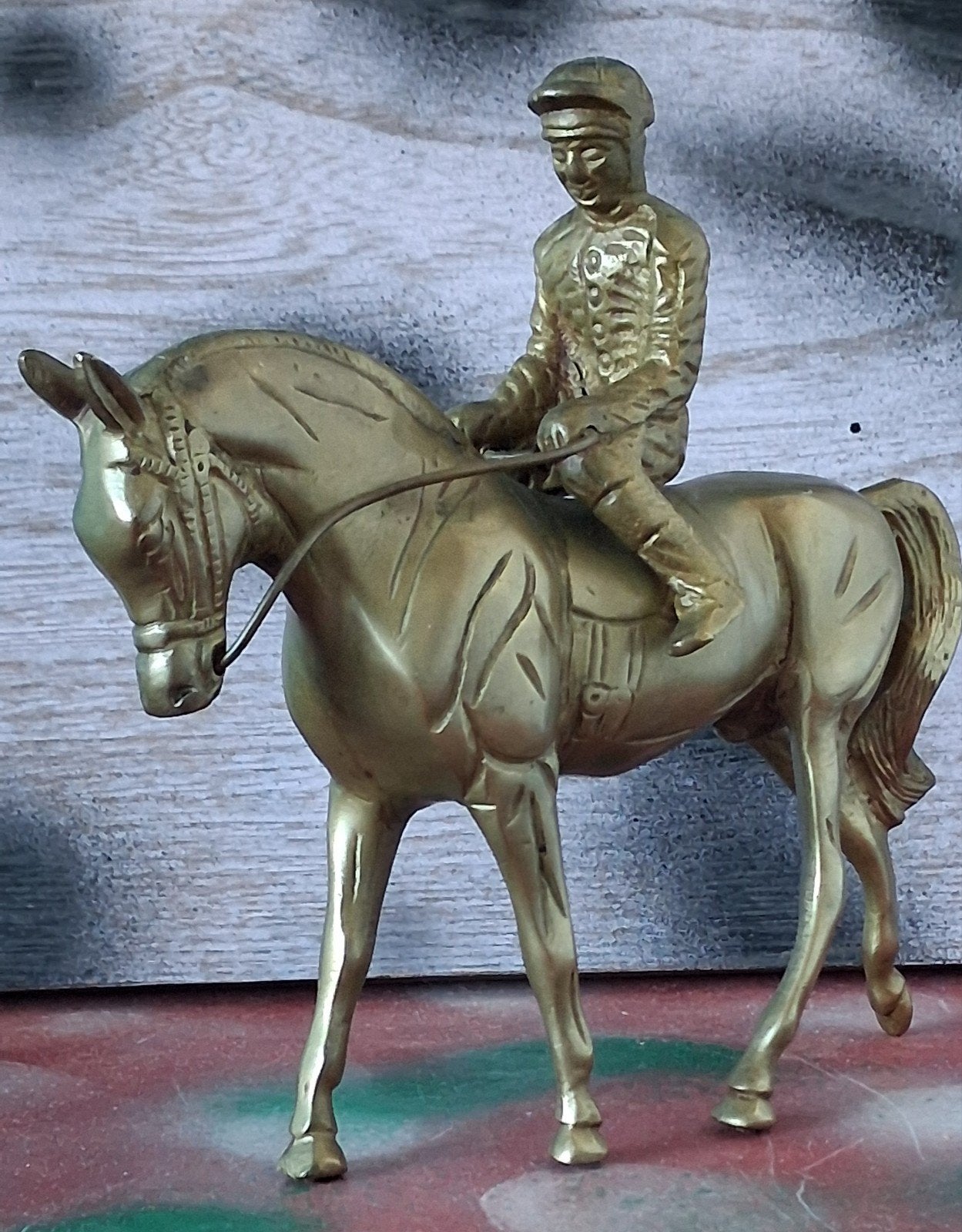 Paard. Jockey on racehorse. Messing. Ca 1930.  15.5 ,cm., Ophalen of Verzenden