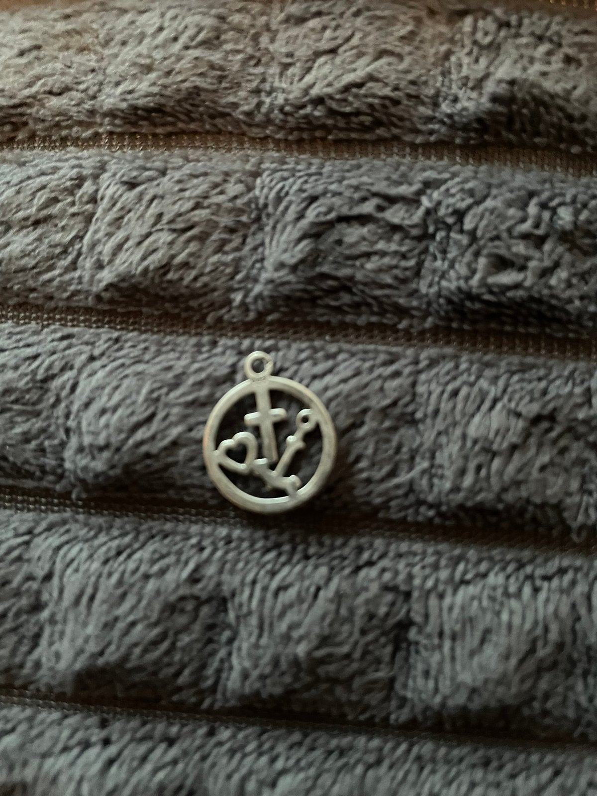 Geloof hoop en liefde hanger, Ophalen of Verzenden, Zo goed als nieuw, Zilver, Overige merken
