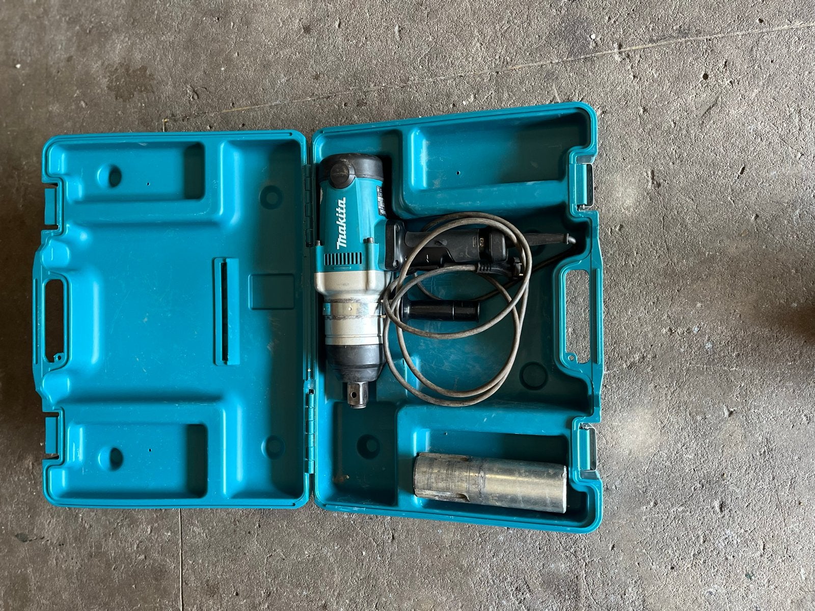 Makita TW1000 Slagmoersleutel 1200W met koffer, Doe-het-zelf en Verbouw, Gereedschap | Boormachines, Ophalen, Gebruikt, 600 watt of meer