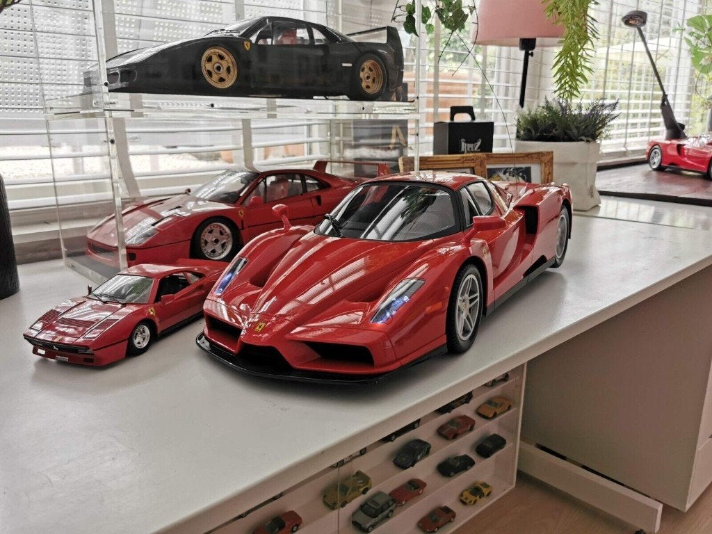Ferrari Enzo schaal 1:7, Gebruikt, Auto, Room 509, 5/F, Building 2, No. 1 Chuanye Road,, Meijiaxin Toys Co., Limited