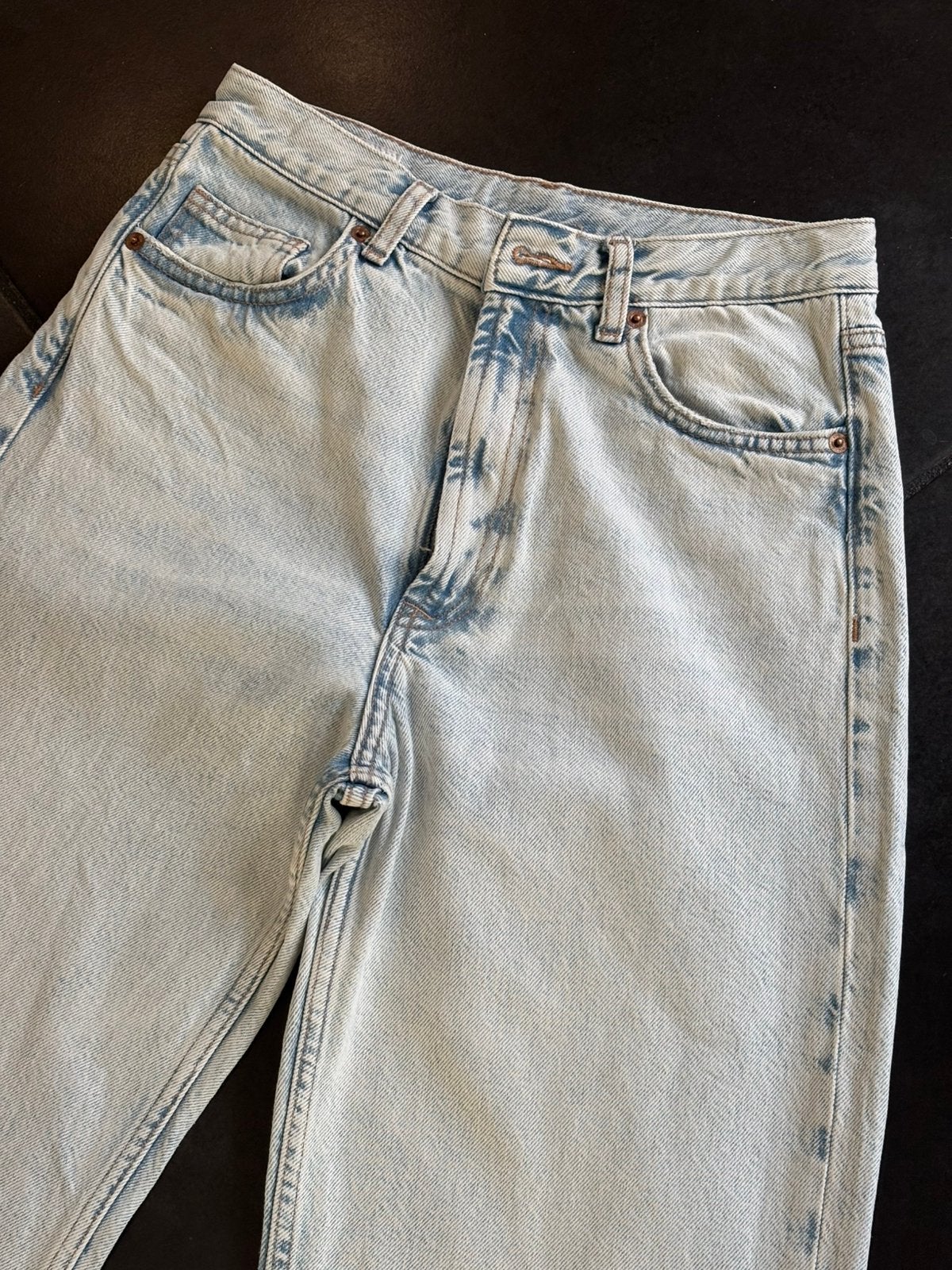 Zara wide leg jeans lichtblauw W28-W29 (confectie 36), Ophalen of Verzenden, Zo goed als nieuw, Blauw, W28 - W29 (confectie 36)