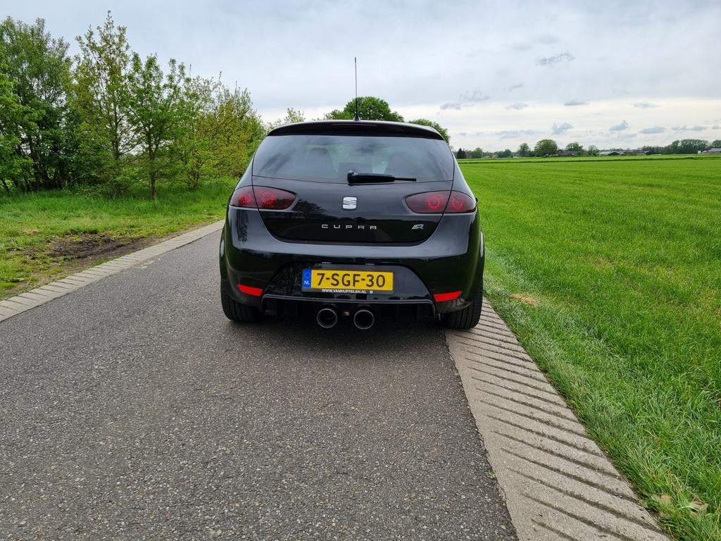 Seat Leon 2.0 TSI 195KW Cupra R 2011 Zwart, Auto's, Voorwielaandrijving, Zwart, 1984 cc, Leon