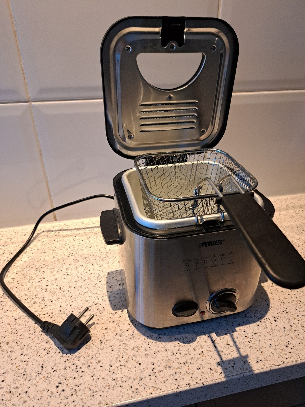 Compacte Friteuse & Fondue Set - Ideaal voor Camping, 1 tot 2 liter, Ophalen of Verzenden, Zo goed als nieuw, Uitneembare binnenpan