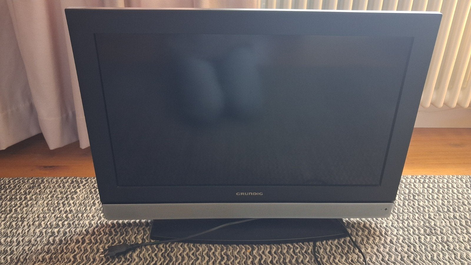 grundig tv, Ophalen, Gebruikt, 50 Hz, 100 cm of meer