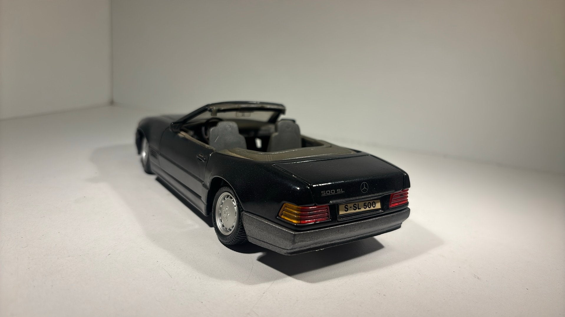 Mercedes benz 500 sl revell 1.24, Hobby en Vrije tijd, Modelauto's | 1:24, Revell, Ophalen of Verzenden, A, A