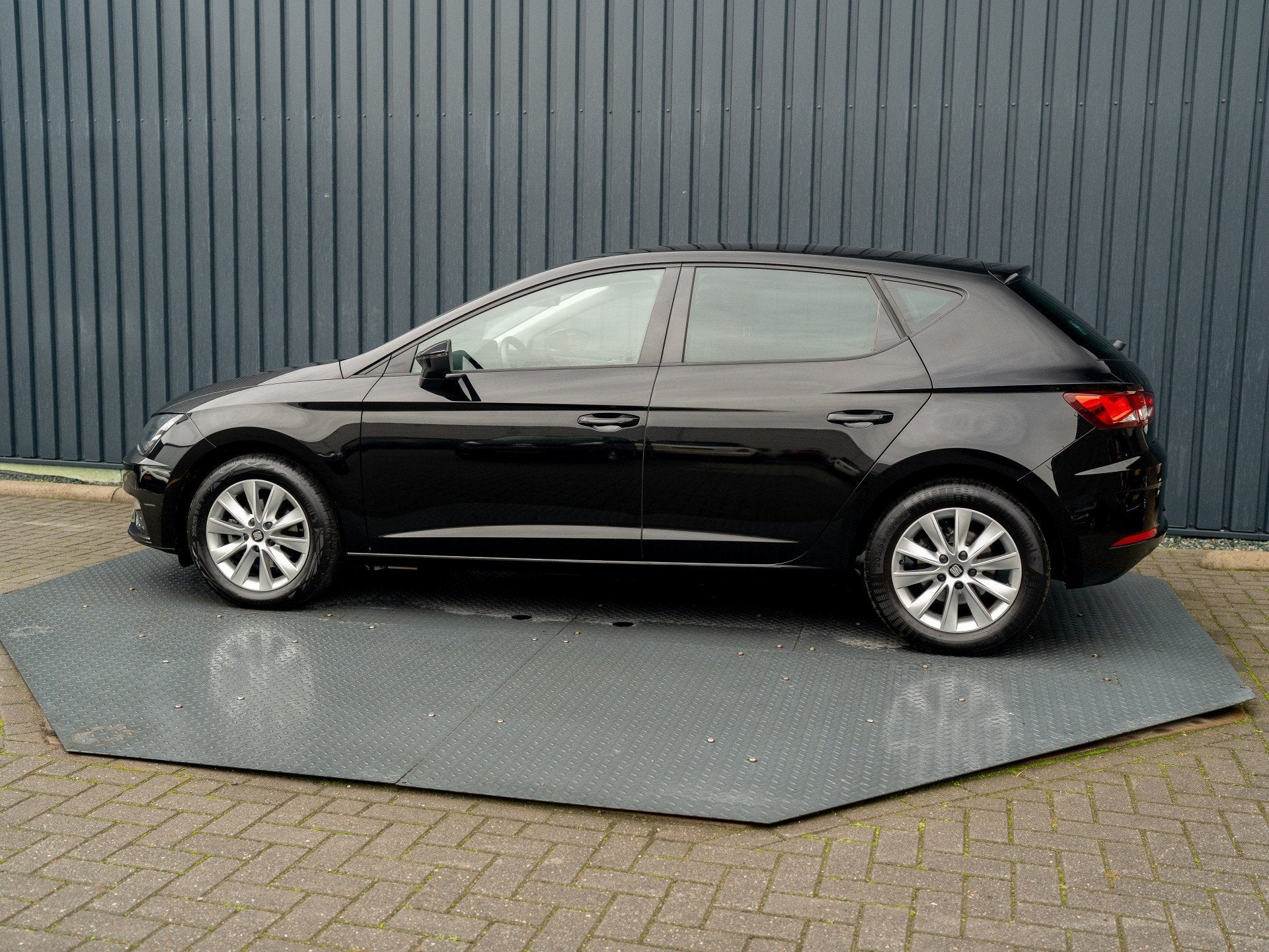SEAT Leon 1.0 TSI Style Ultimate Edition | Camera | Keyless, 12 maanden, Stof, Leon, 116 pk