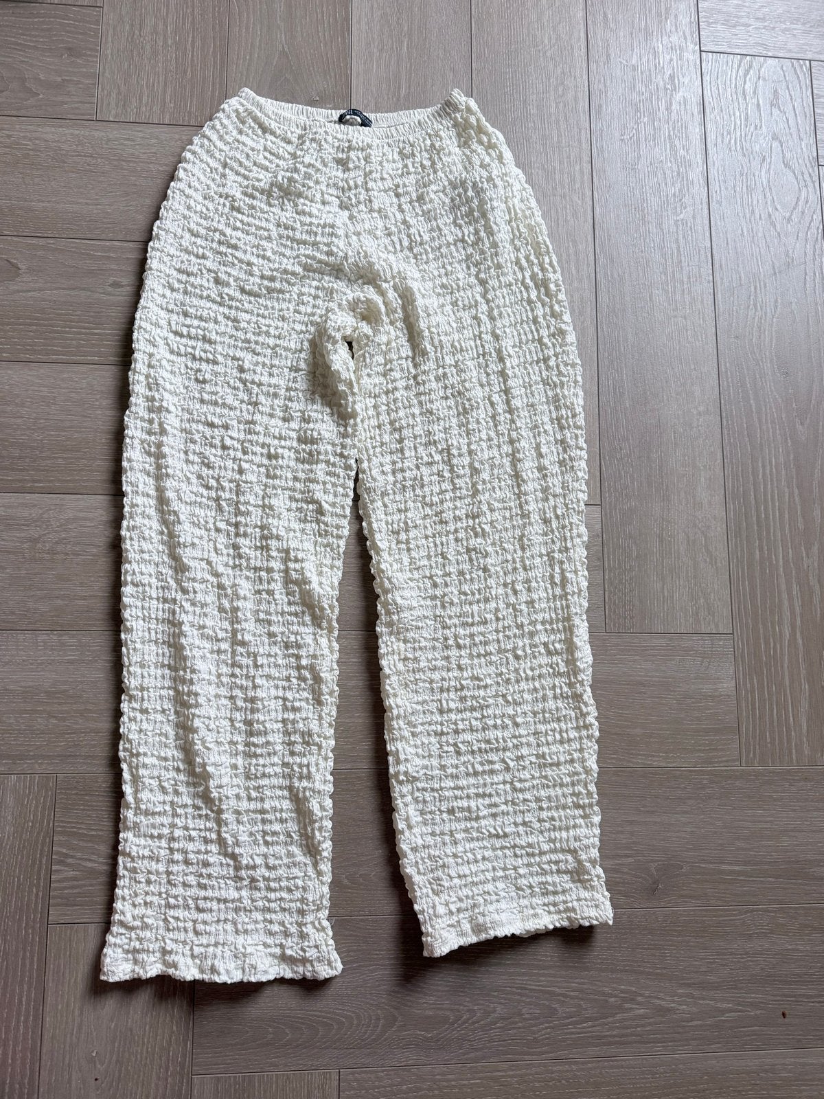 Zara Witte Crinkle Broek - Comfortabel en Stijlvol, Kleding | Dames, Maat 38/40 (M), Wit, Ophalen of Verzenden, Zo goed als nieuw