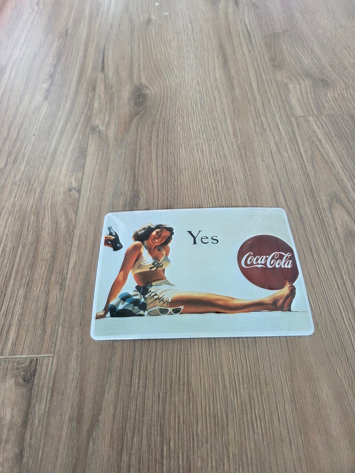 Aluminium Coca-Cola ansichtkaart uit 1995 - Memorabilia, Ophalen of Verzenden, 1980 tot heden, Ongelopen, Overige thema's