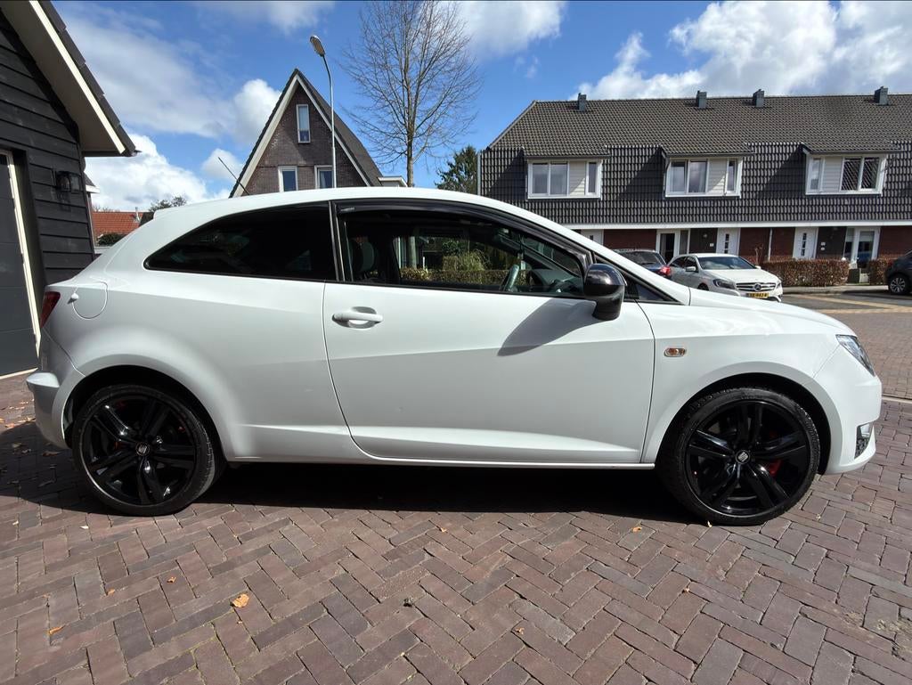 Seat Ibiza cupra 1.8 TSI 141KW 3DRS 2016 Wit, Auto's, Seat, Voorwielaandrijving, 1160 kg, Start-stop-systeem, Zwart