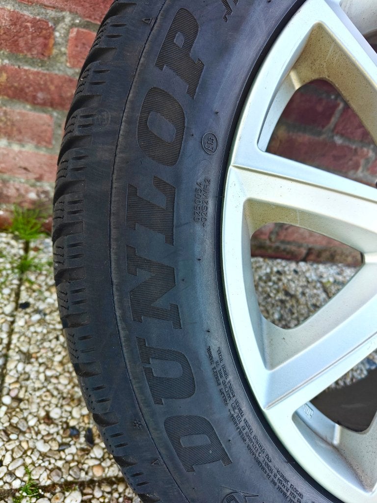 Dunlop Wintersport 5 17 inch, Ophalen, Gebruikt, Universele onderdelen