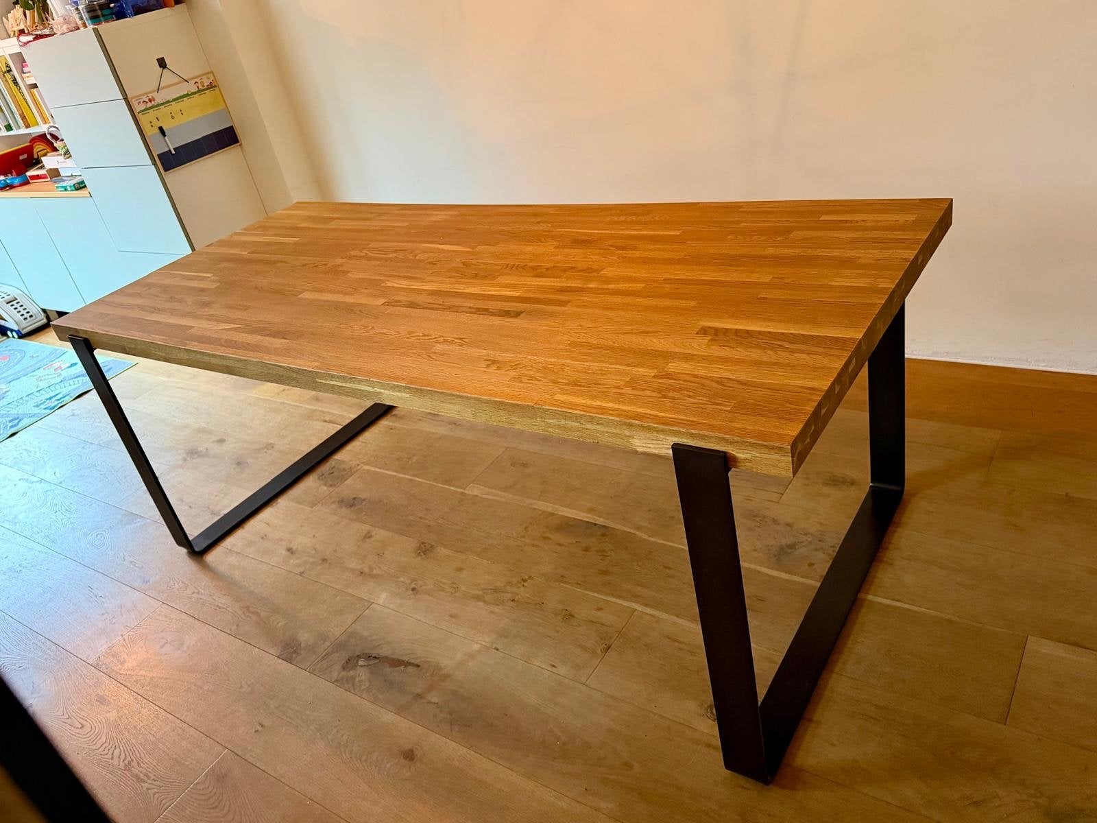 Eikenhouten (eet)tafel (200 x 90 cm) met stalen onderstel, Ophalen, Eikenhout, 50 tot 100 cm, Zo goed als nieuw