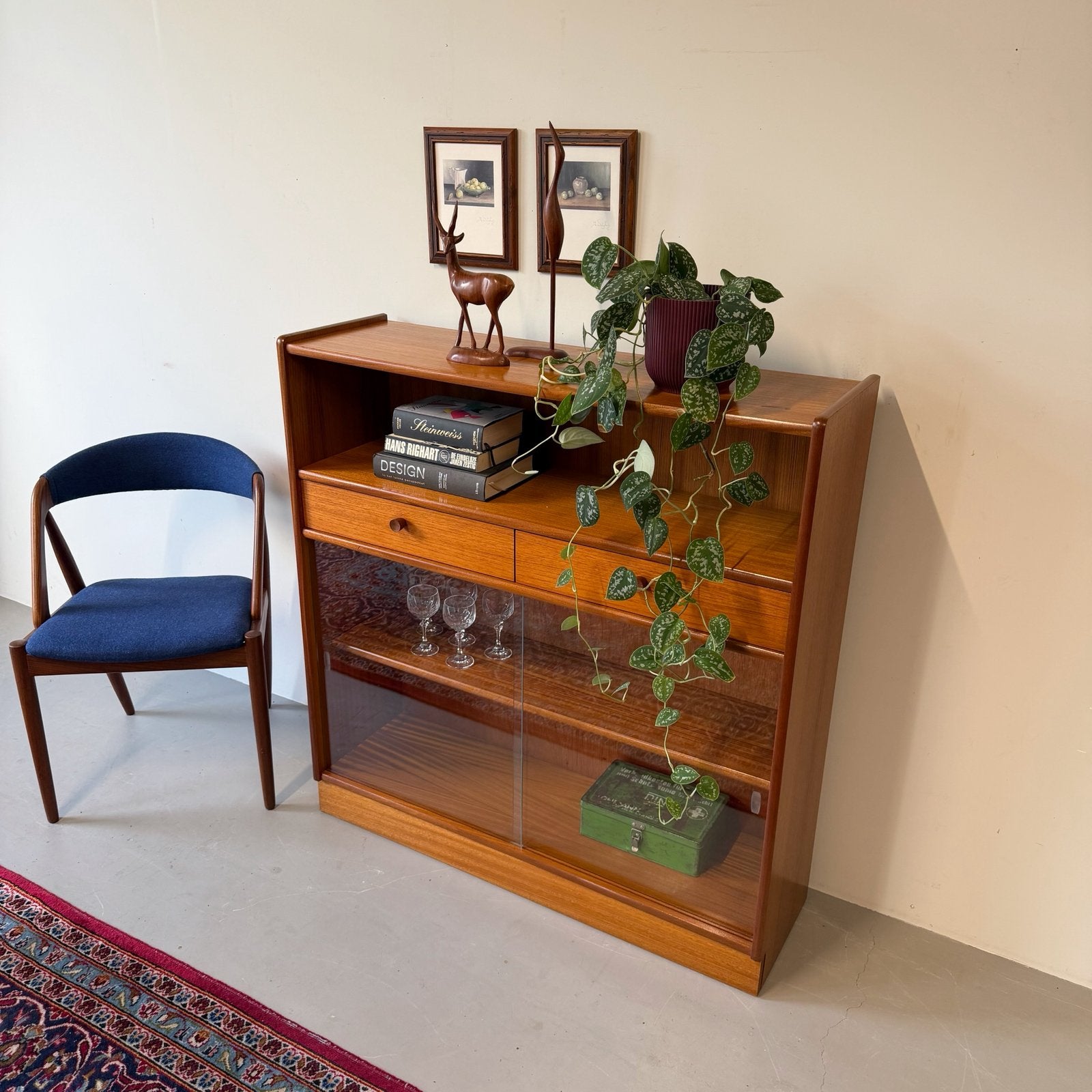 - Vintage boekenkast / vitrine •Nathan furniture• -, Huis en Inrichting, Gebruikt, 100 tot 150 cm, ., 100 tot 150 cm