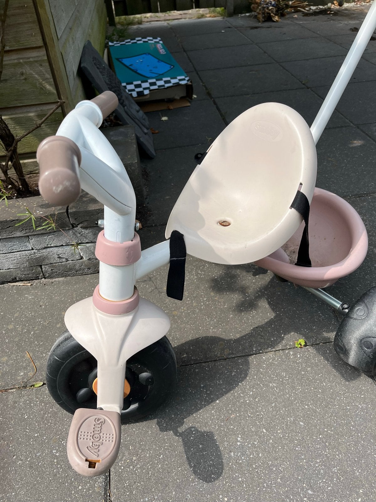 Smoby driewieler voor kinderen upto-4 jaar, besch 12 Aug, Fietsen en Brommers, Fietsen | Kinderfietsjes, Ophalen, Gebruikt, Minder dan 16 inch